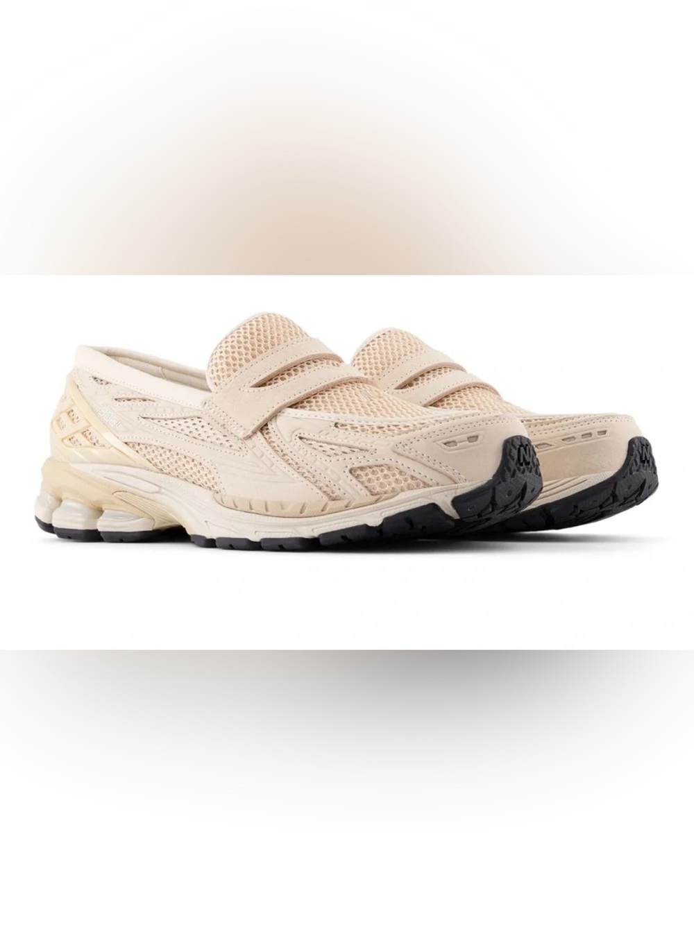 New Balance 1906L Sneaker Size 7.5 Women’s
Bisque Cream